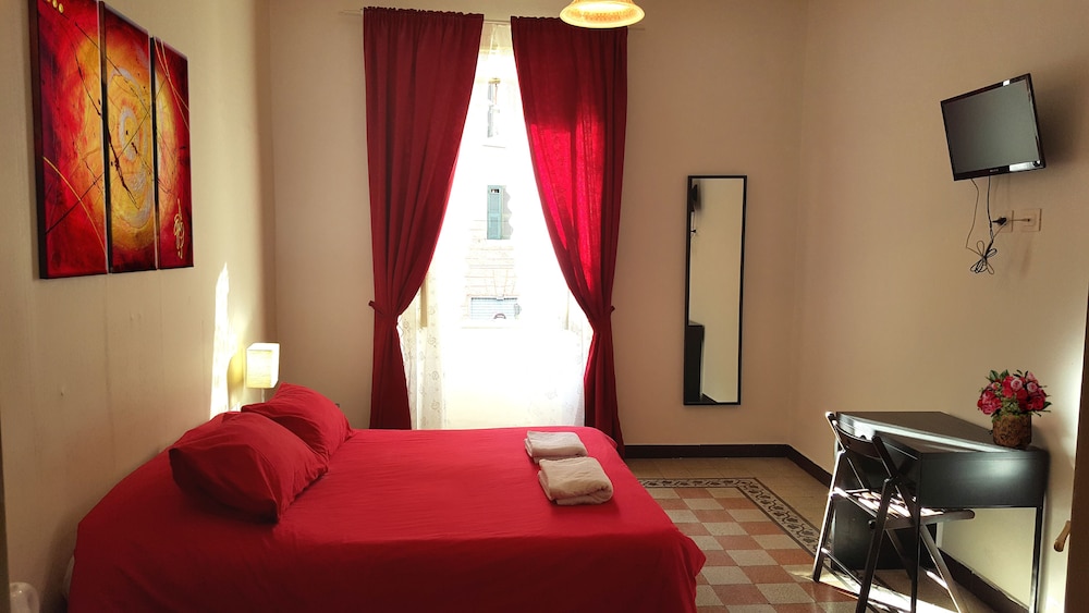 Twin Room, Shared Bathroom