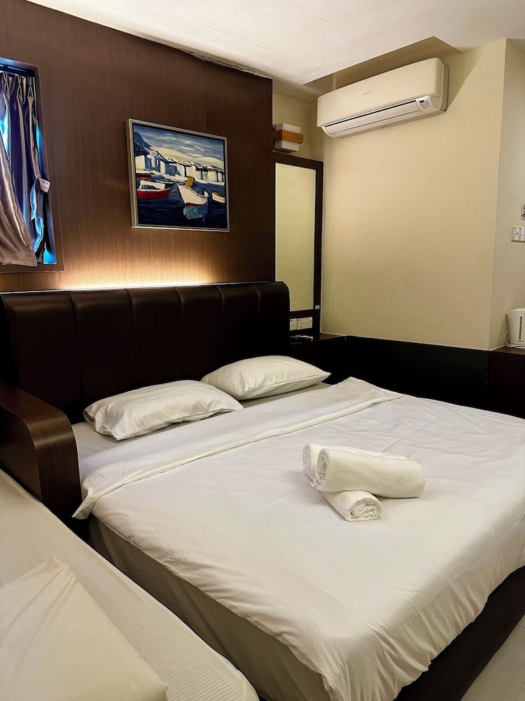Standard Triple Room, Non Smoking, Private Bathroom