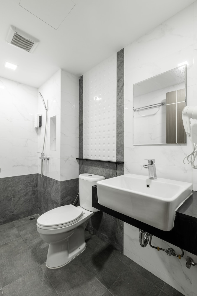 Corner Room photo 2