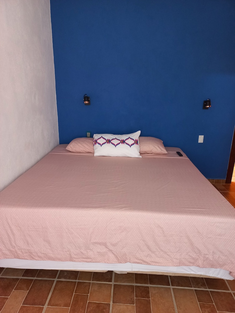 Comfort Room, 1 Bedroom, Non Smoking, Courtyard View photo 1