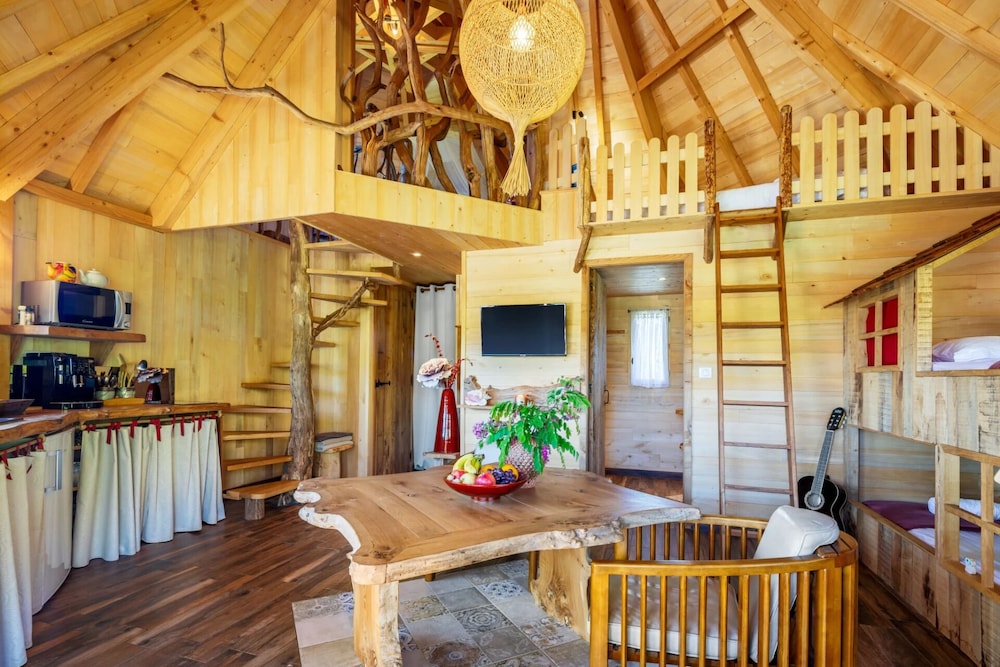 Family Tree House, Pool View photo 3