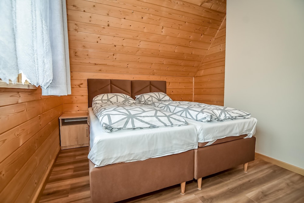 Cabin (B) photo 2
