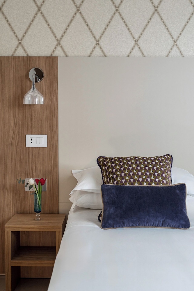 Double Room Single Use - Photo 16