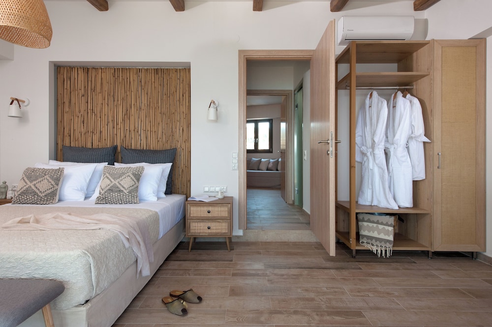 Luxury Villa photo 2