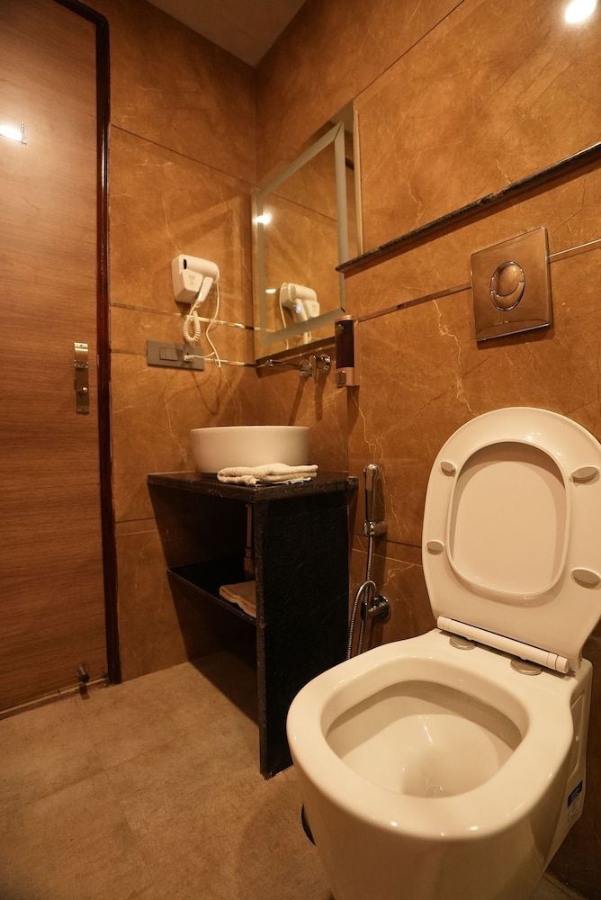 Superior Double or Twin Room - Photo 7