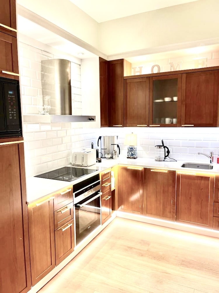 Luxury Executive Suite, 1 Bedroom (Market Square view, 80 m2) photo 2