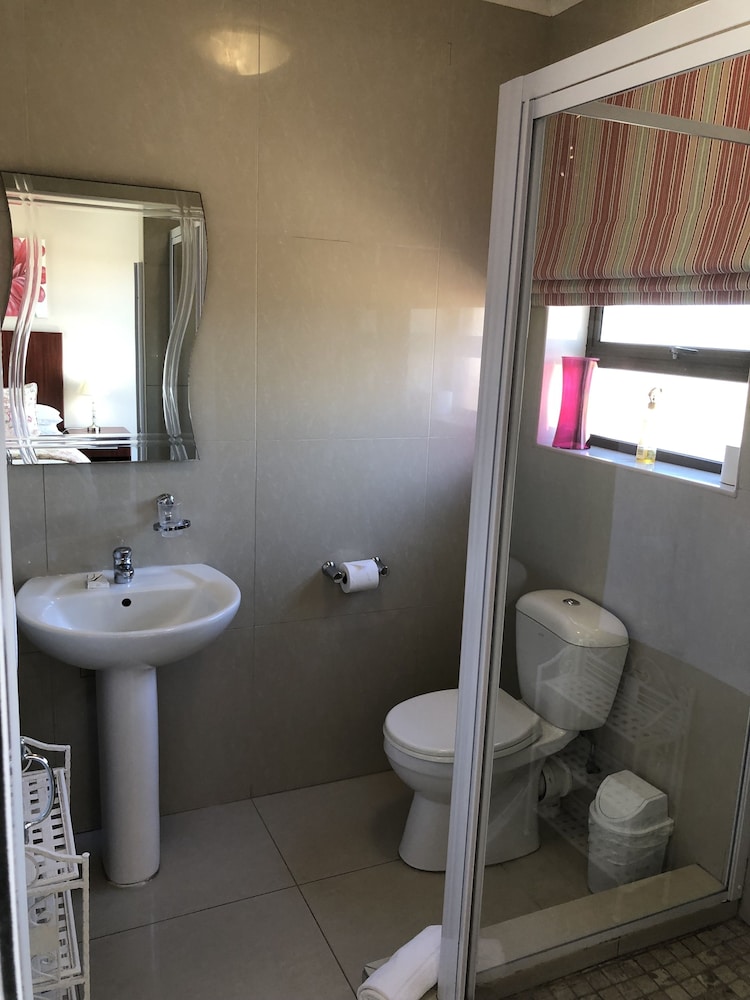 Luxury Room - Photo 32
