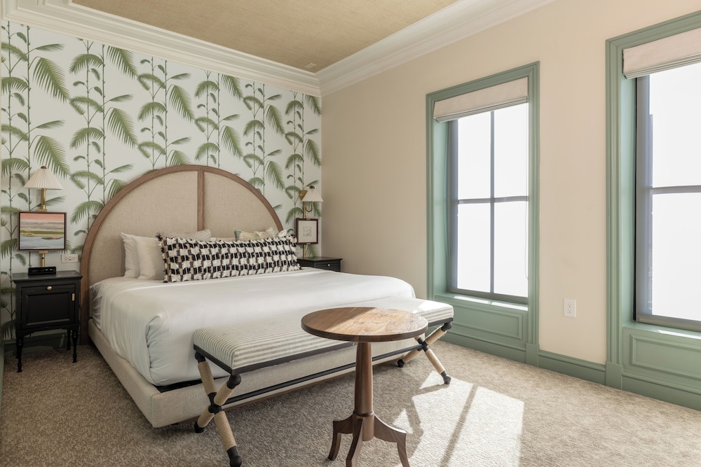 Deluxe Room, 1 King Bed