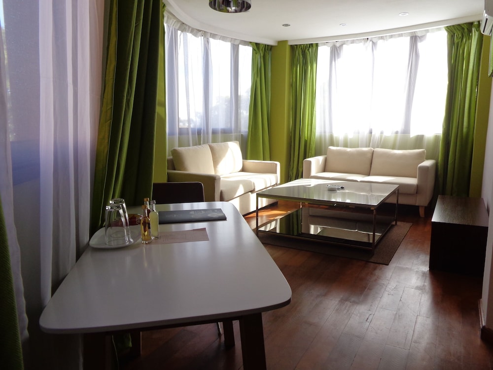 Apartment, Lake View