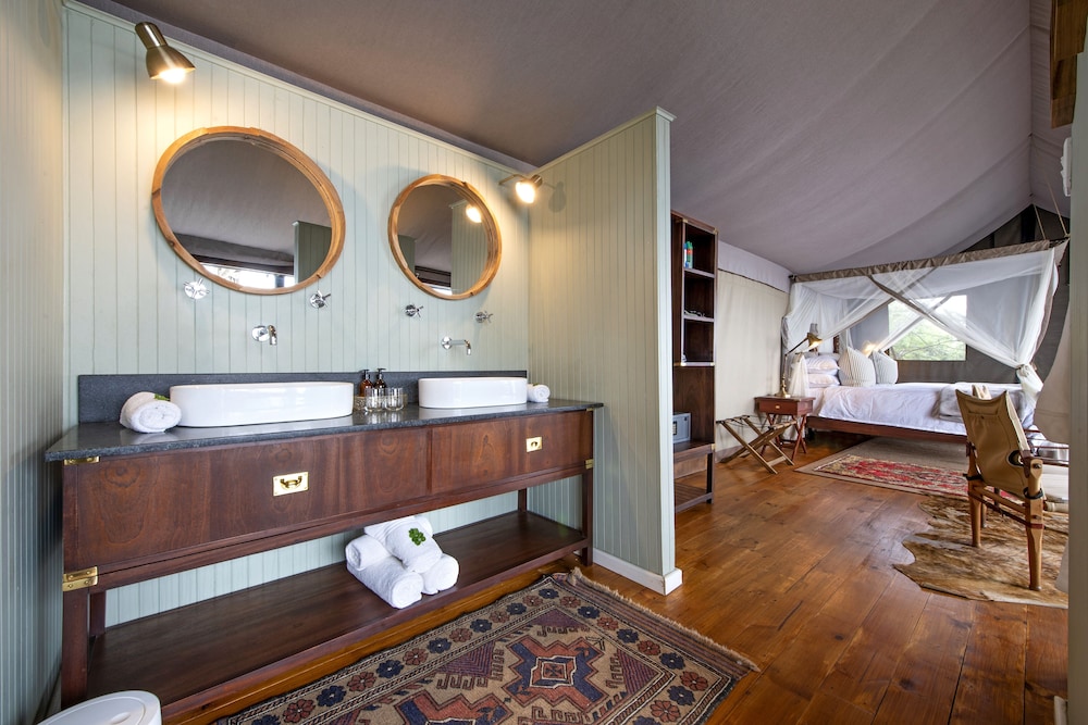 Luxury Tent photo 2