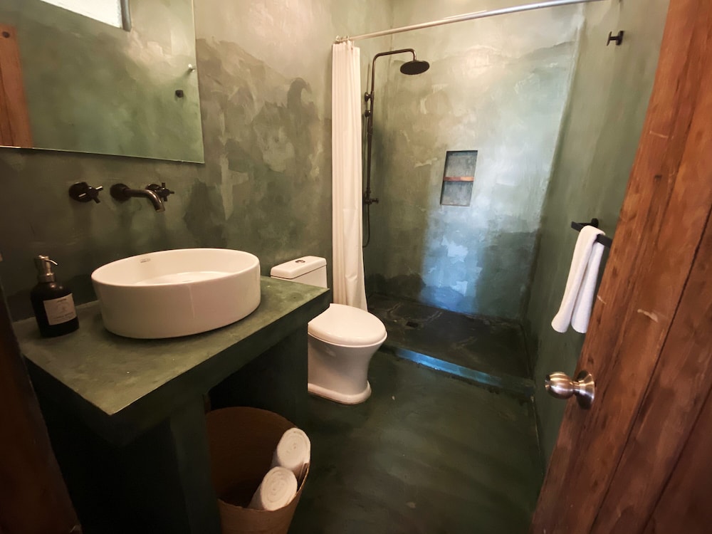 Deluxe Room - Photo 3