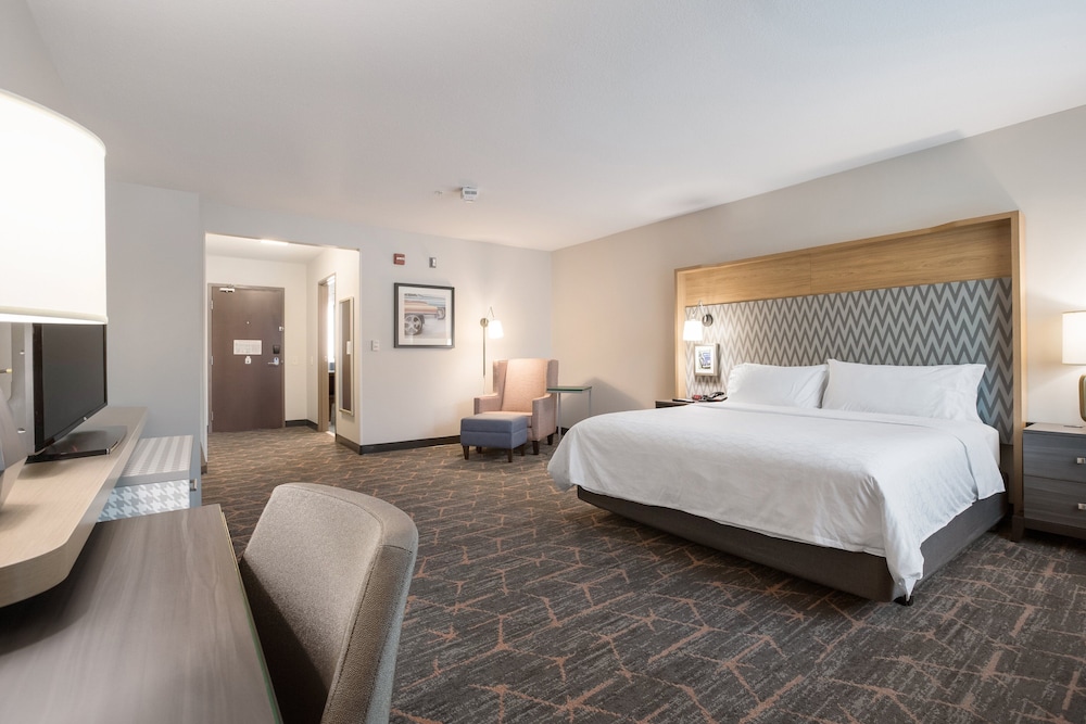 Suite, 1 King Bed, Accessible (Communications) - Photo 2