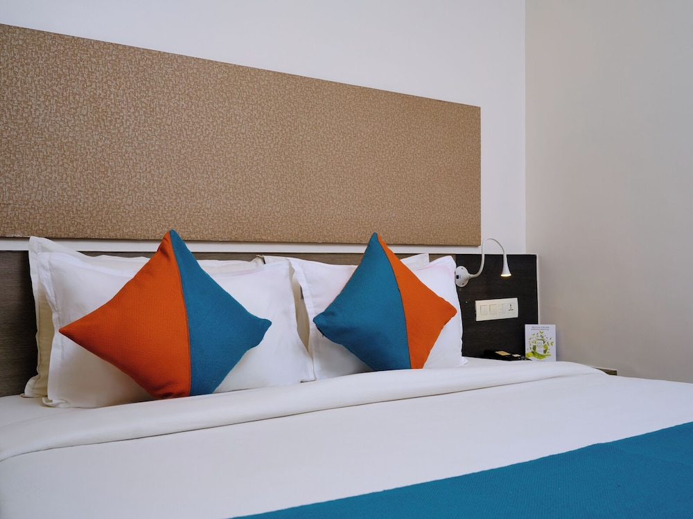 Deluxe Room - Photo 14
