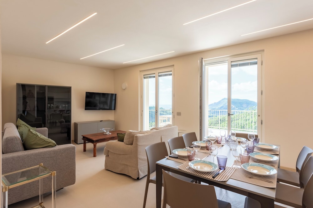Family Apartment, Multiple Bedrooms, Mountainside (Relais Le Torri in Verici Dragut)