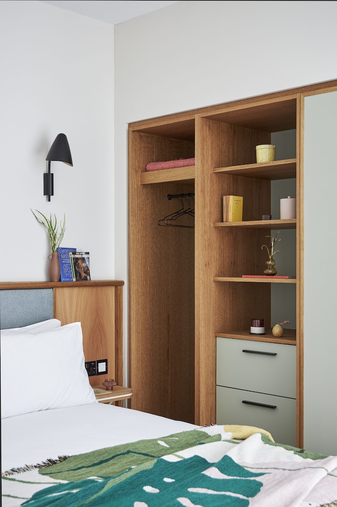 One Bedroom Suite with Sofa Bed - Photo 5