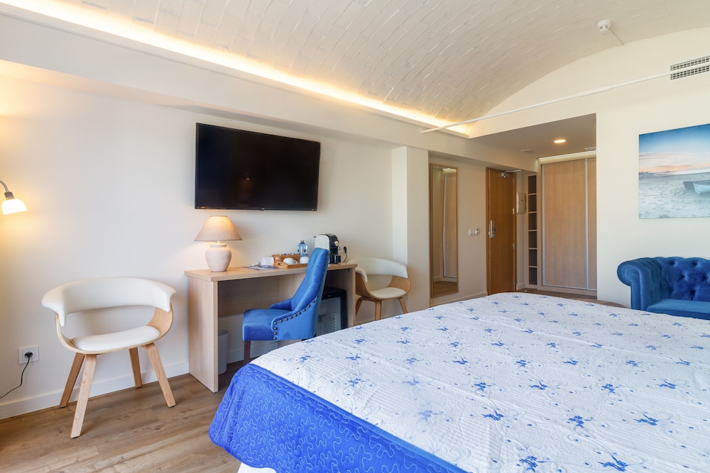 Deluxe Double Room, Terrace, Partial Sea View - Photo 6