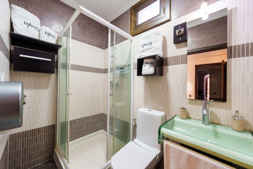 Standard Double or Twin Room - Photo 7