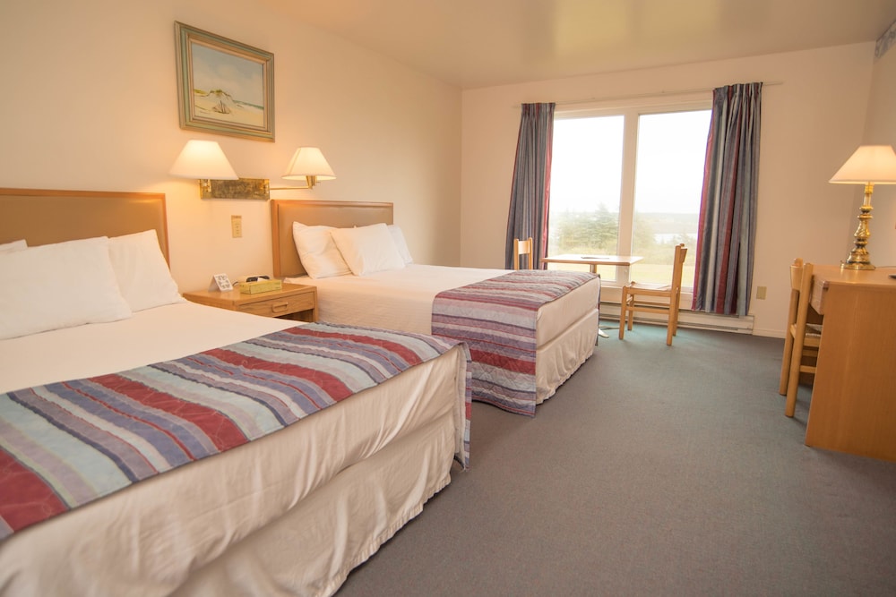 Standard Room, 2 Queen Beds photo 2