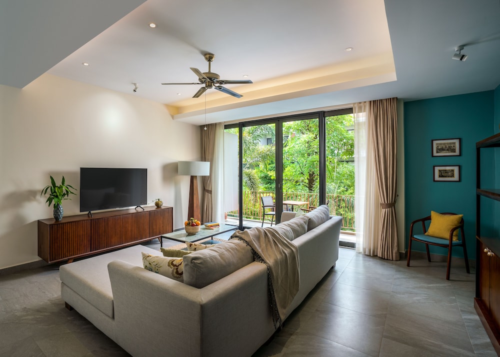 Suite, 2 Bedrooms - Photo 4