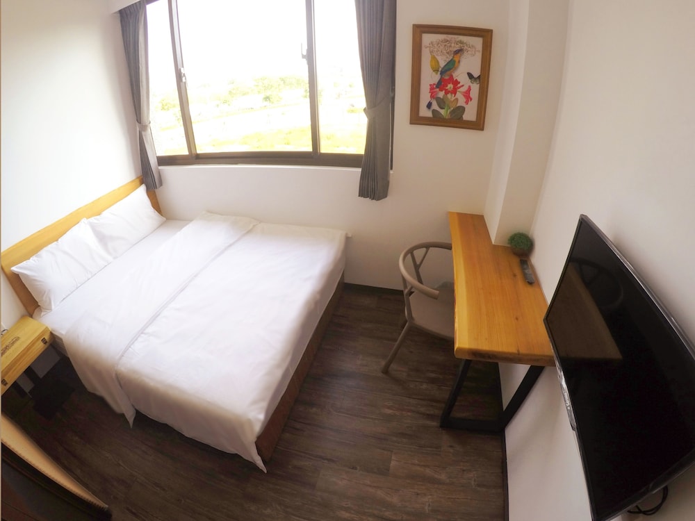 Double Room, 1 Double Bed, Private Bathroom (Partially No Window) photo 2