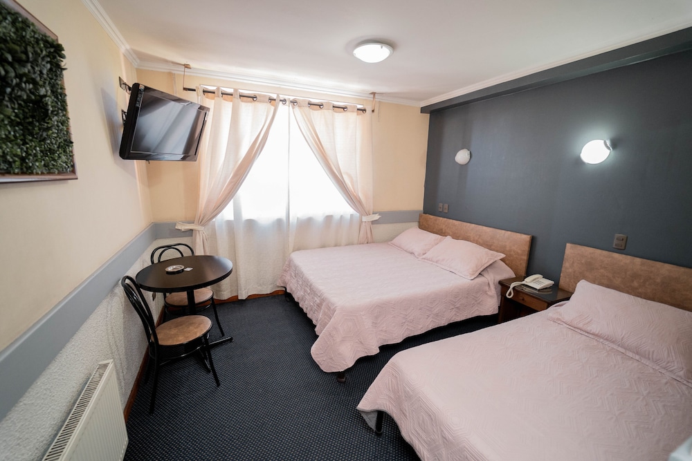 Traditional Room, Multiple Beds photo 2