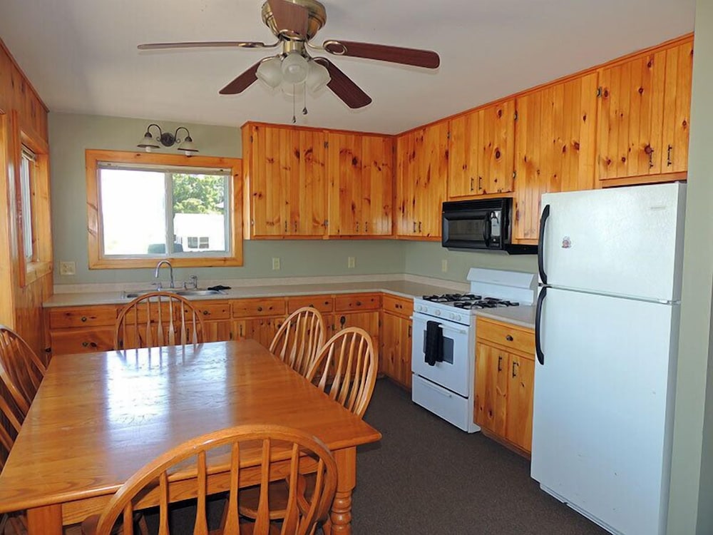 Cottage 11, 3 Bedrooms photo 2