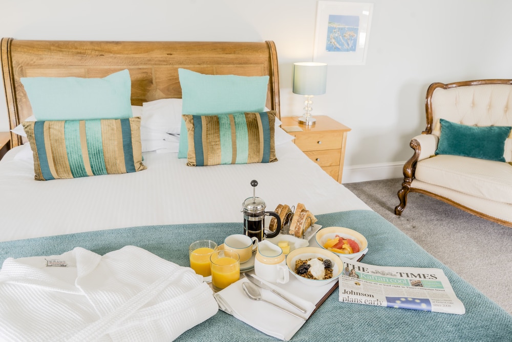 Suite, Ensuite (Harbour Suite, 1st Floor)