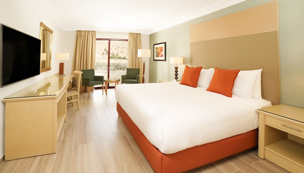 Superior Room, 1 King Bed - Photo 10