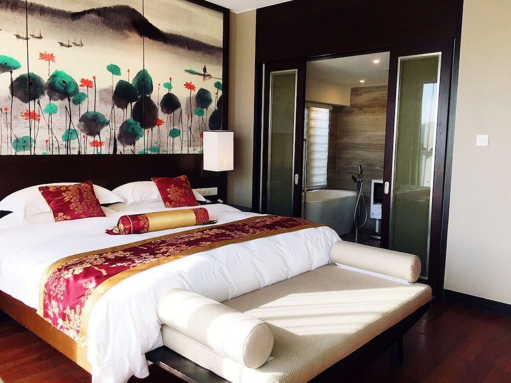 Villa photo 1