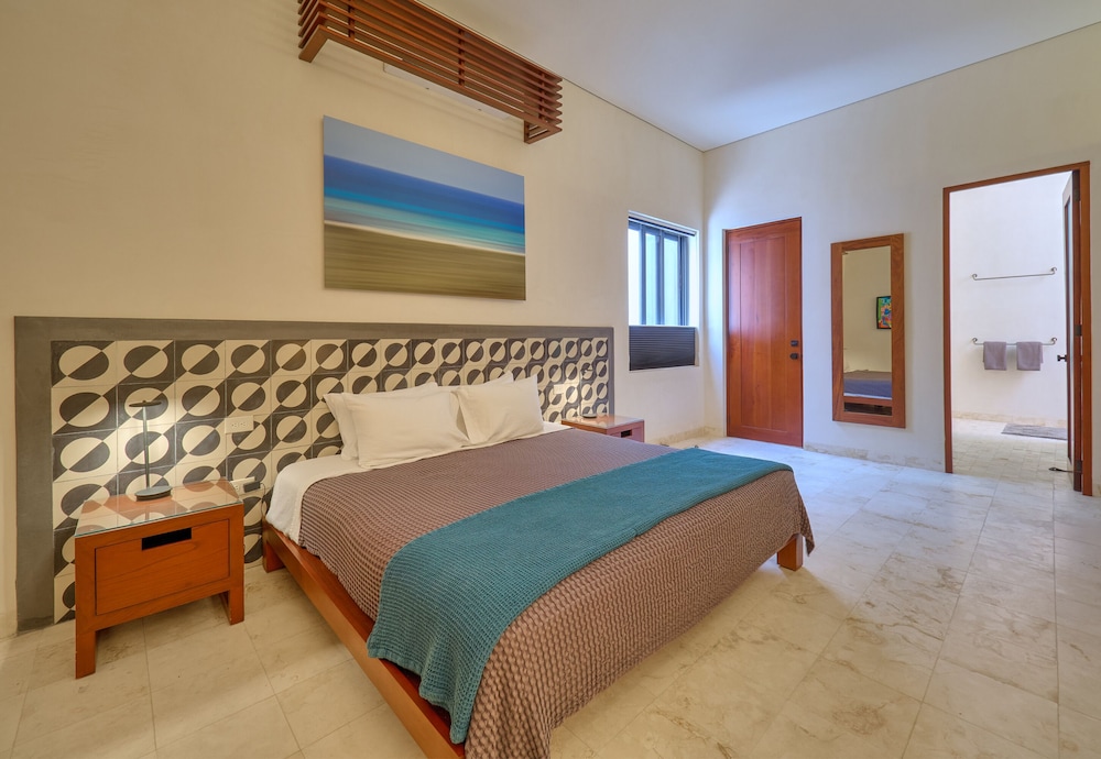 Deluxe Room (3), 1 King Bed