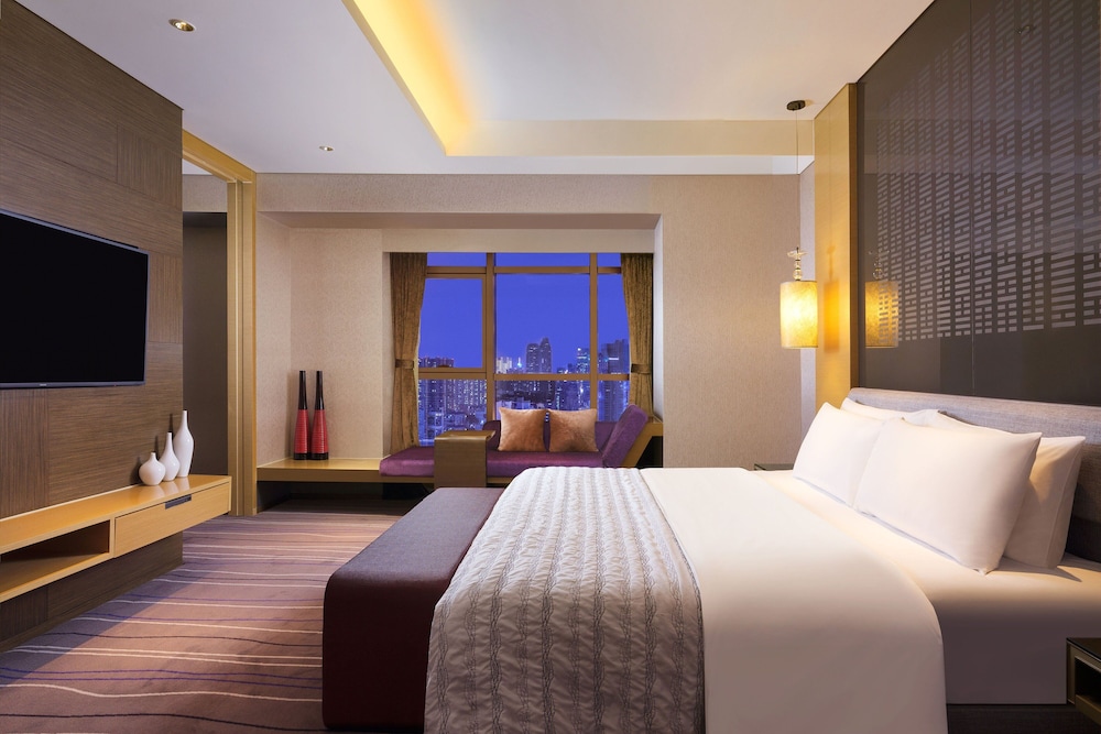 Club Suite, 1 Bedroom - Photo 3