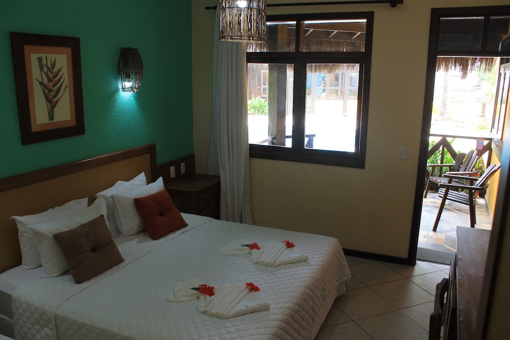 Standard Triple Room, Pool View photo 1