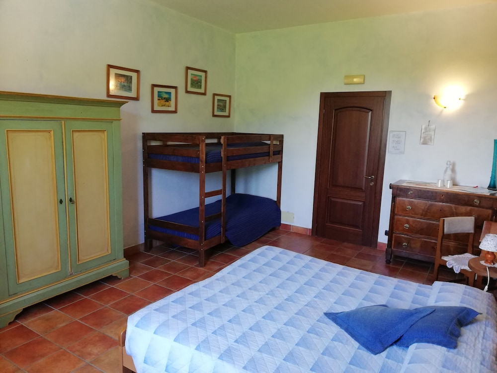 Family Quadruple Room, 1 Bedroom, Hill View photo 1