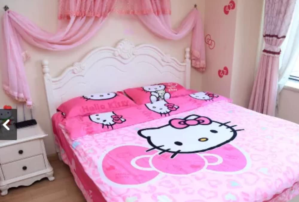 Hello Kitty Theme Room photo 2