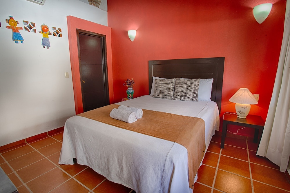 Tropical Sunset Love 1 Bedroom Apartment photo 3