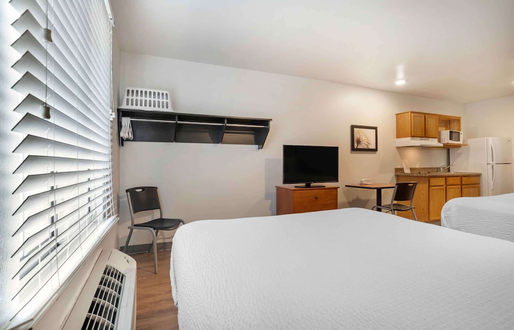 Standard Studio, 2 Double Beds, Non Smoking, Refrigerator & Microwave photo 2
