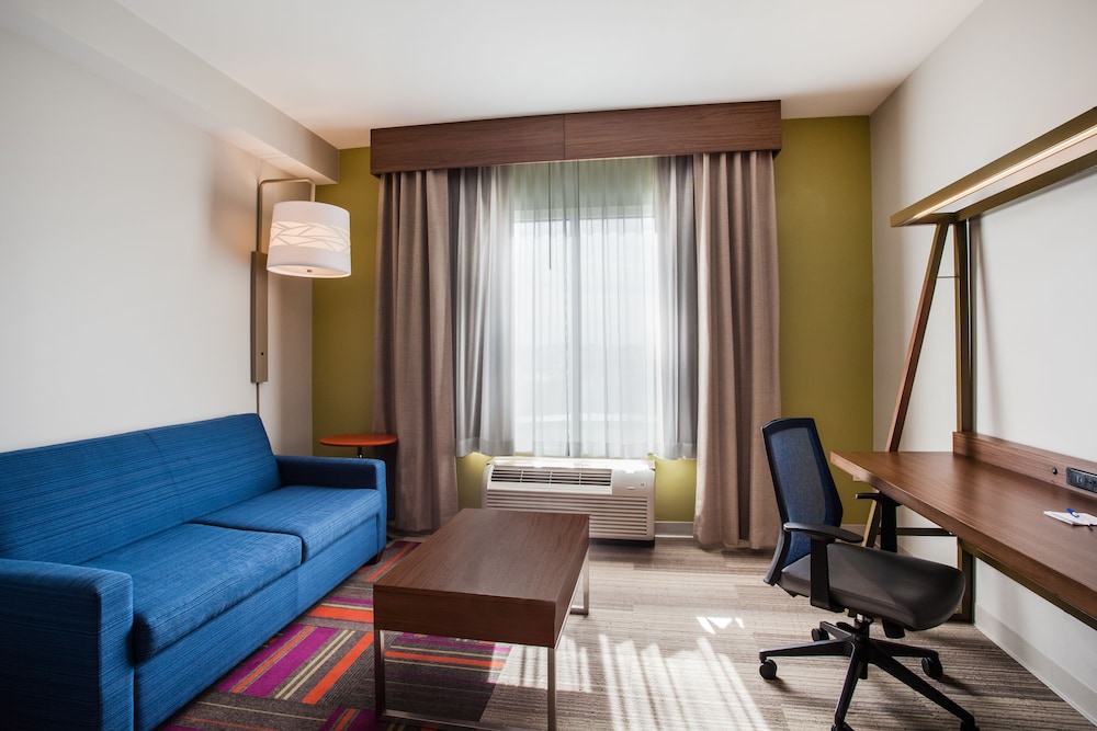 Suite, Multiple Beds photo 2