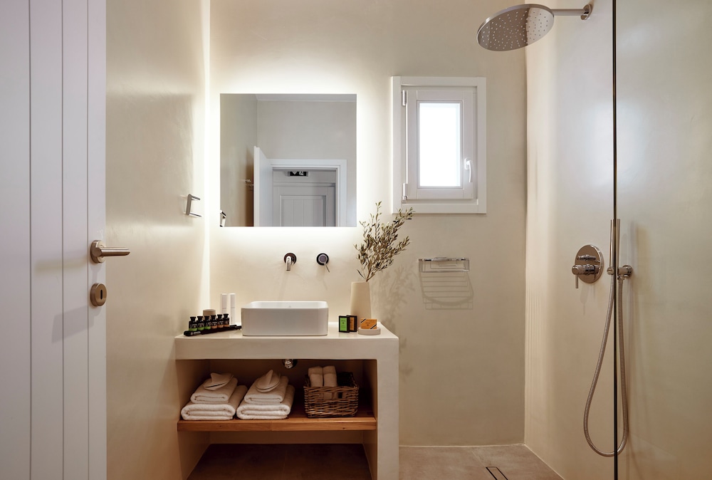 Deluxe Triple Room With Sea View photo 2