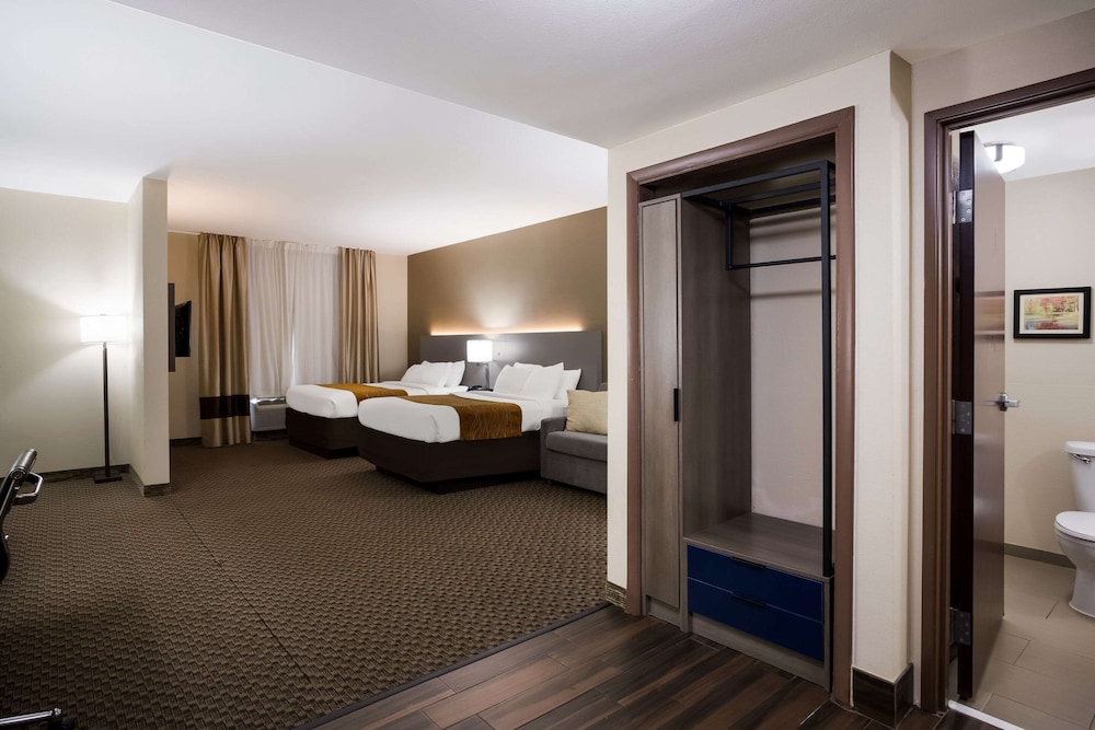 Suite, Multiple Beds, Non Smoking photo 1