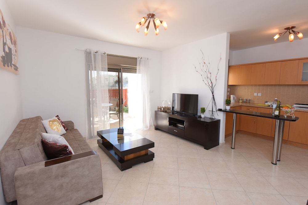 Apartment, 2 Bedrooms, Terrace, Sea View (Avney Hoshen 30 )