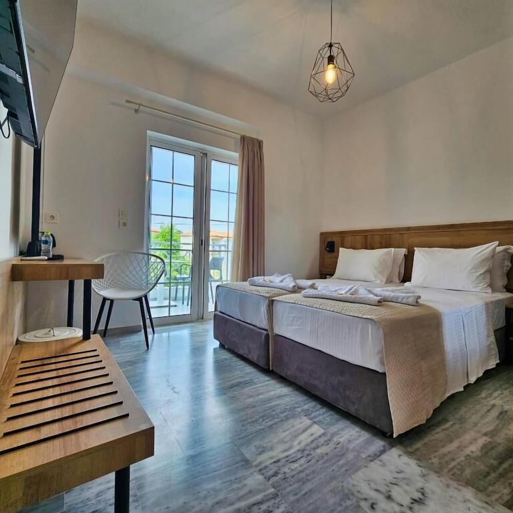 Deluxe Quadruple Room
