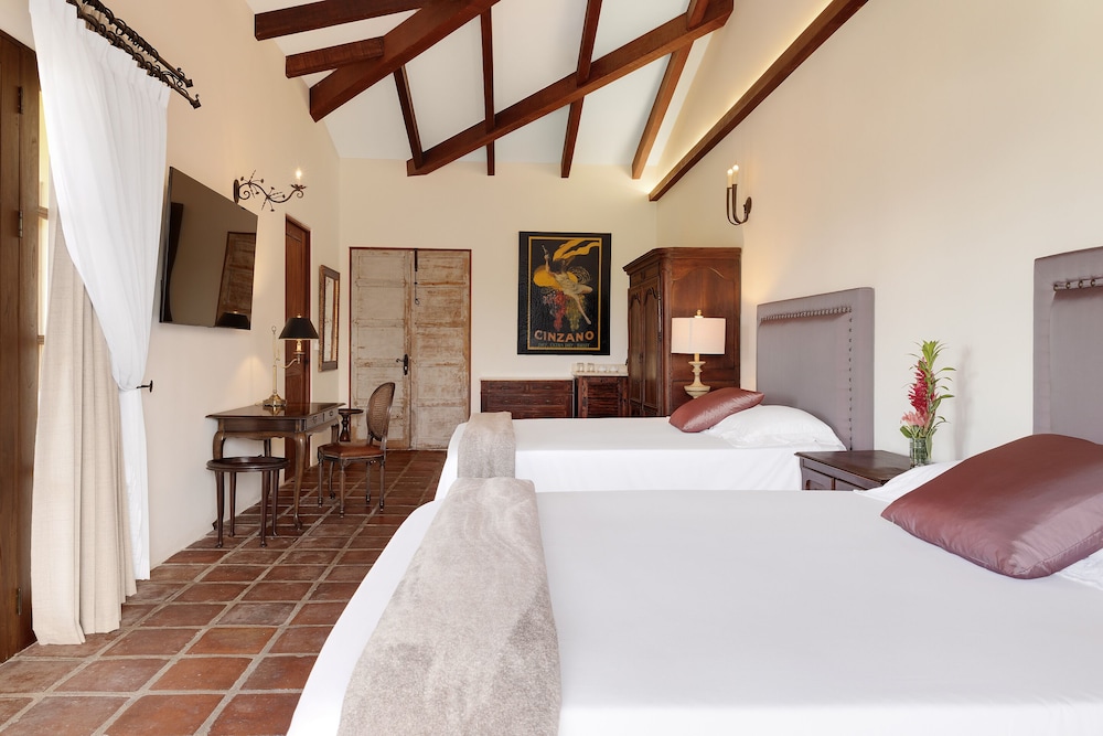 Deluxe Bungalow, 2 Queen Beds, Bathtub, Garden View (Deluxe Room ) photo 3