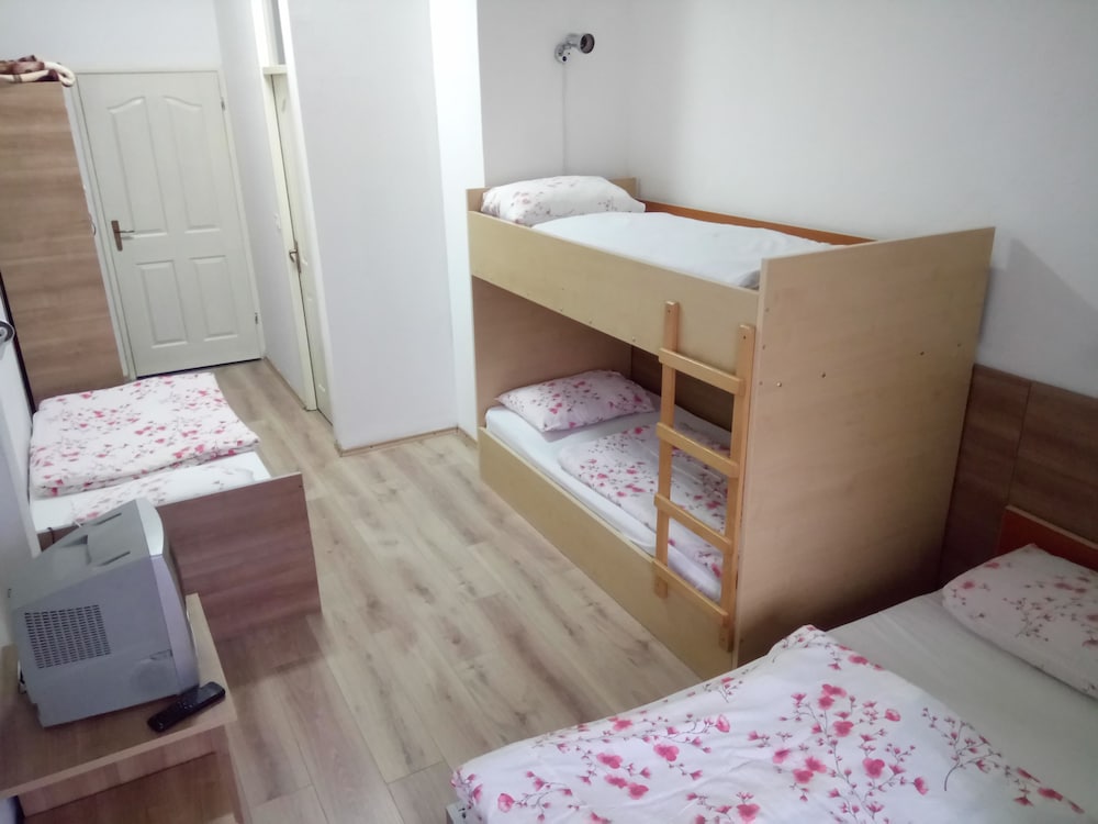 Classic Quadruple Room photo 1