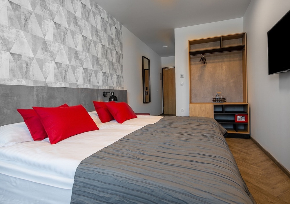 Double Room - Photo 8