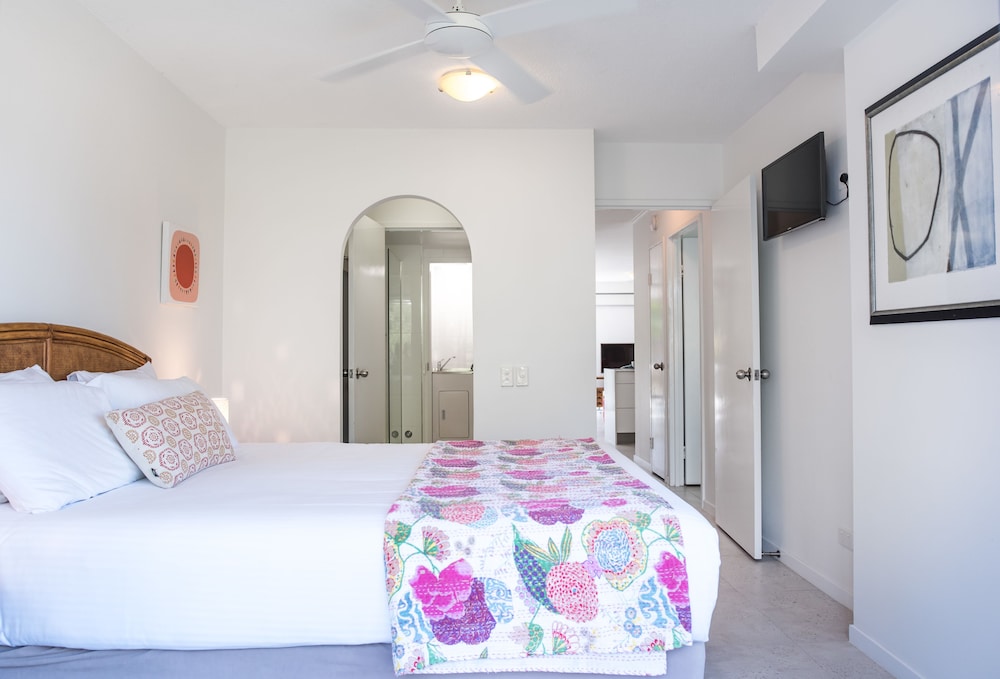 2 Bedroom Gardenside Premium Apartment