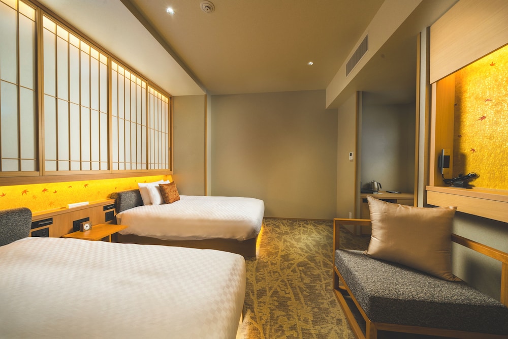 Superior Twin Room, Non Smoking (Accessible Room) - Photo 7