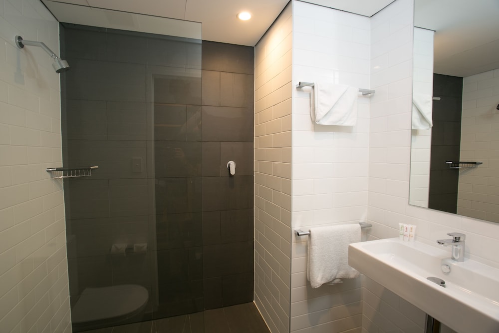 Executive King Suite - Photo 7