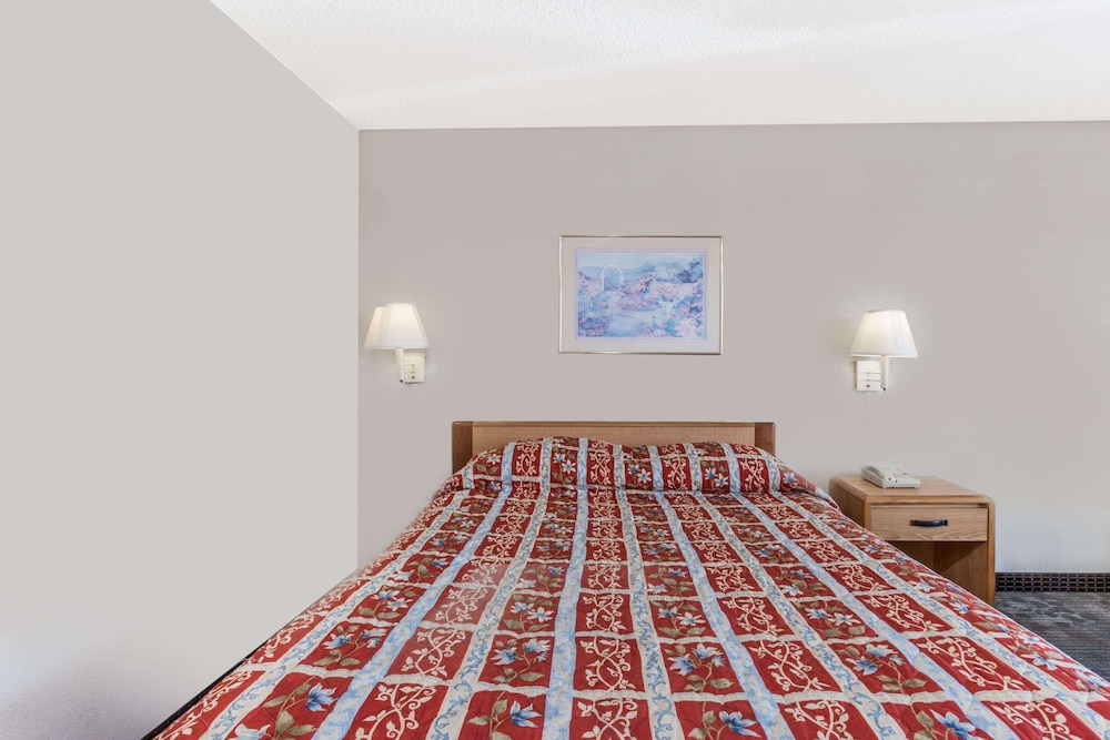 Room, 1 Queen Bed, Smoking