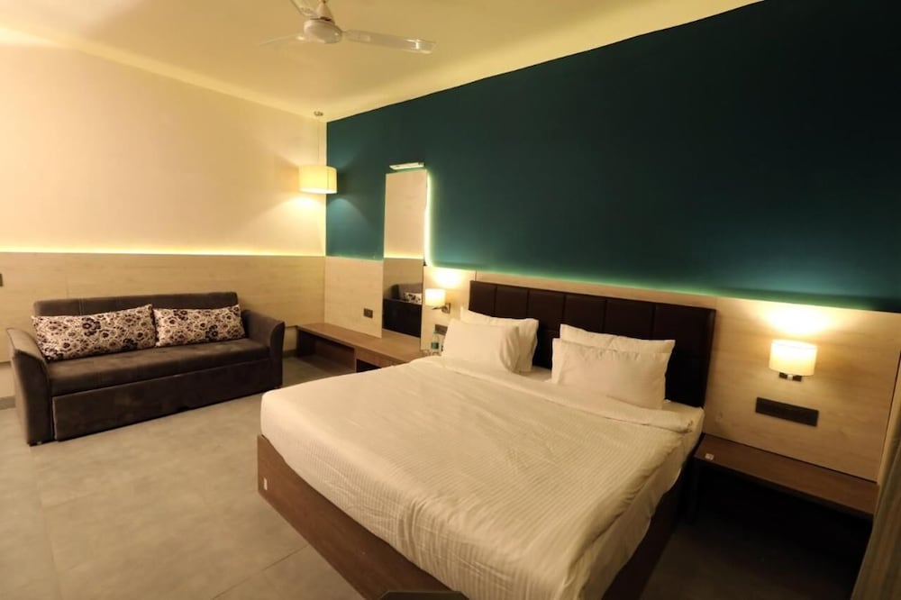 Deluxe Room - Photo 10