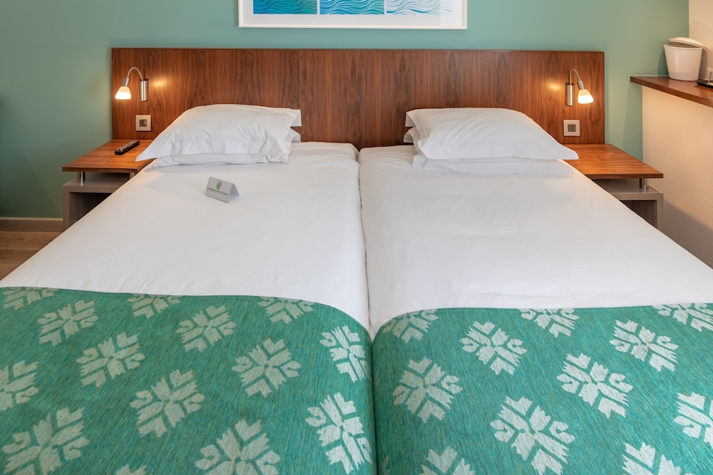 Twin Room, Non Smoking photo 2